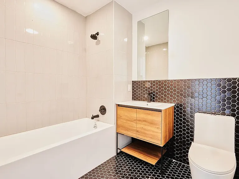 2481 Crotona Ave #4J — Photo 3