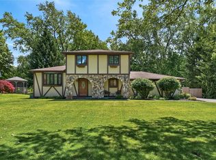 86 Phaeton Dr, Penfield, NY 14526