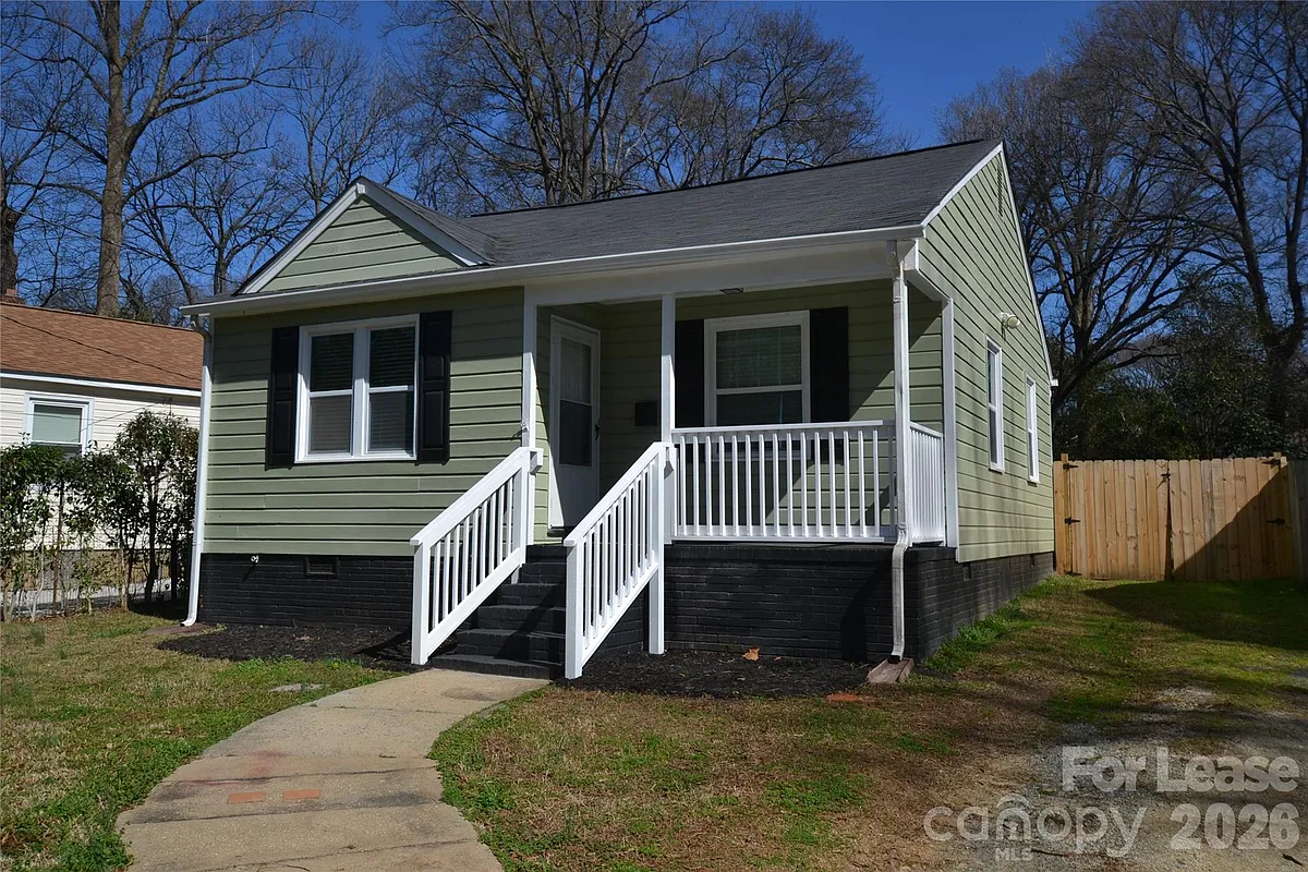 Building Photo - 1221 Spruce St