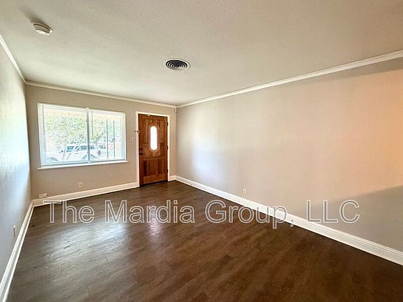 2nd image of 3720 Eastridge Dr