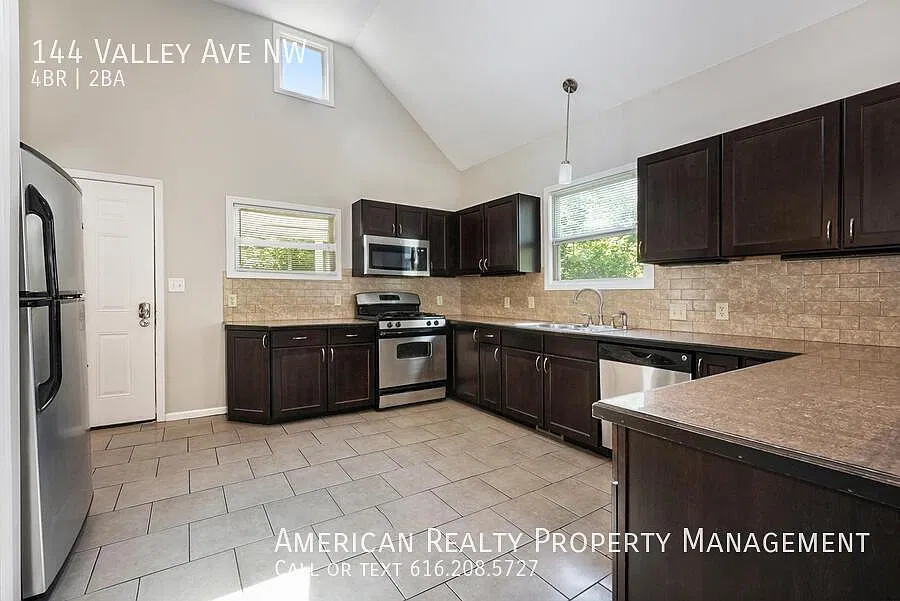 4 bed, 1.5 bath, 1226 sqft, $2,500 — Photo 3