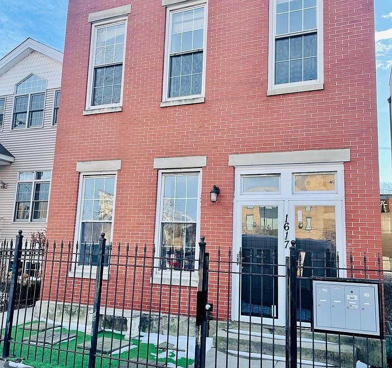 1st image of 1617 W Superior St #1F