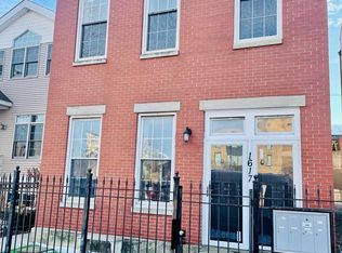 1617 W Superior St #1R, Chicago, IL 60622