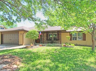 8613 S Fawnwood Ct, Broken Arrow, OK 74011