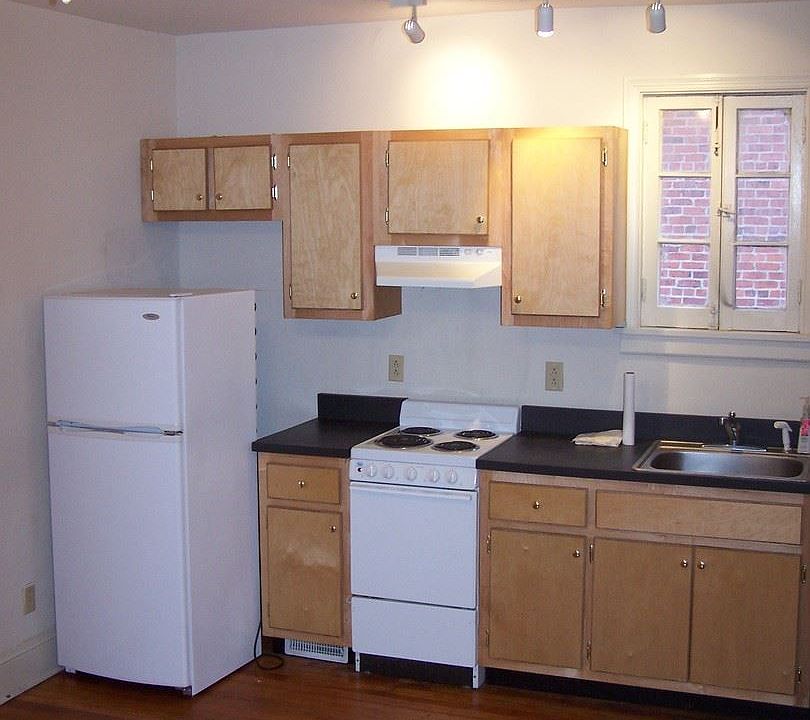 1st image of 200 W Franklin St APT 6