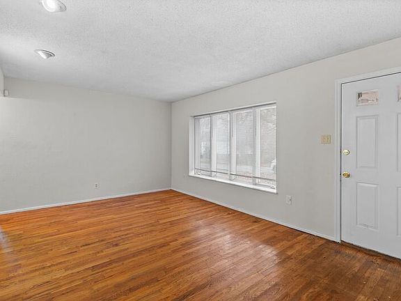 2nd image of 1121 Redman Blvd