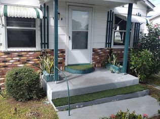 1505 7th St SW #B, Ruskin, FL 33570