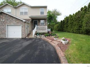 4260 David Dr, Emmaus, PA