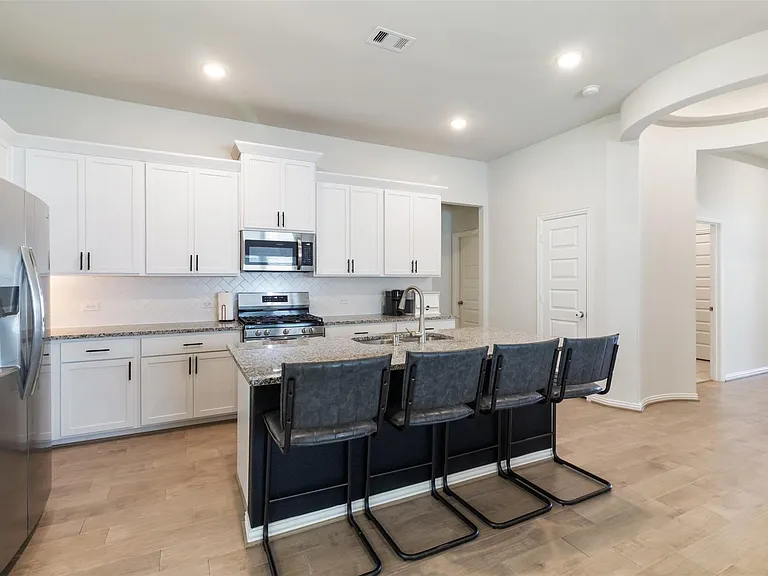 1262 Gainesville Dr — Photo 12
