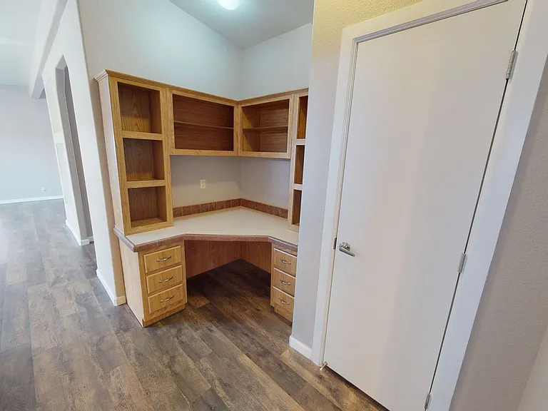 2505 Silver Dollar Loop NE — Photo 4