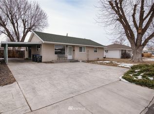 709 S Sycamore Ln, Moses Lake, WA 98837