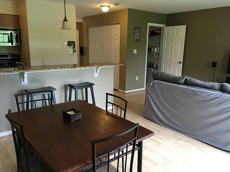 371 Jonathan Ct — Photo 6