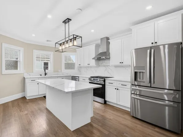 152 Washington St #3, Brighton, MA 02135