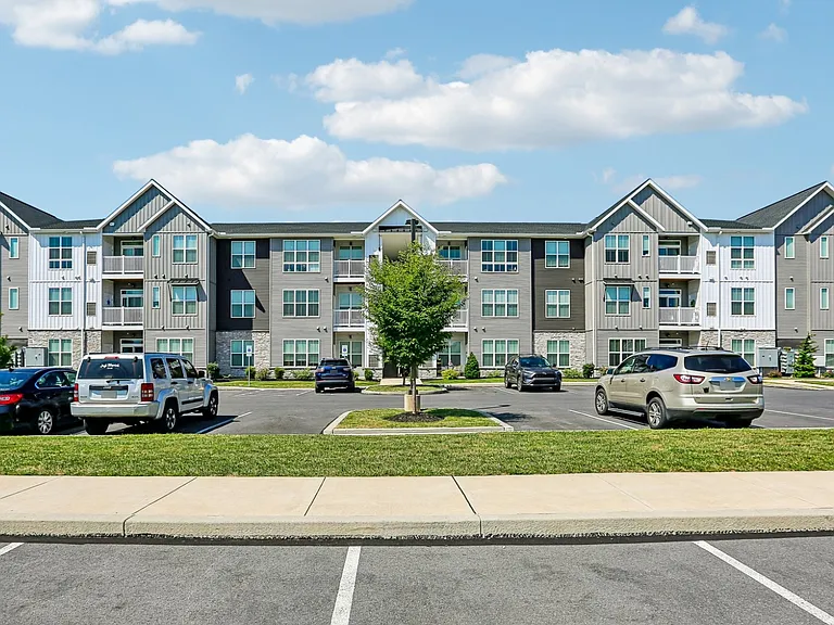 Park West Apartments — Photo 33