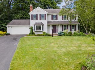 77 Rotterdam Dr, Glenmont, NY 12077