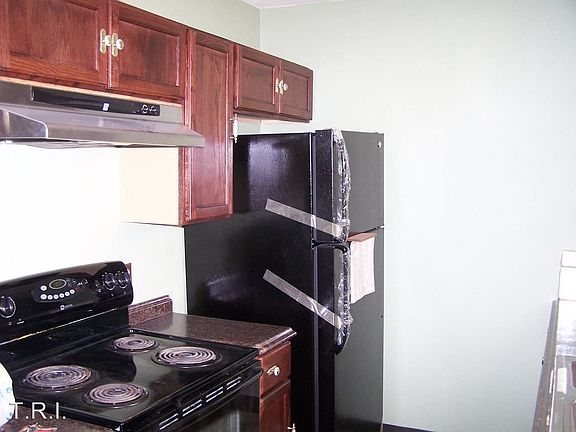 4th image of 2050 Wedgewood Dr