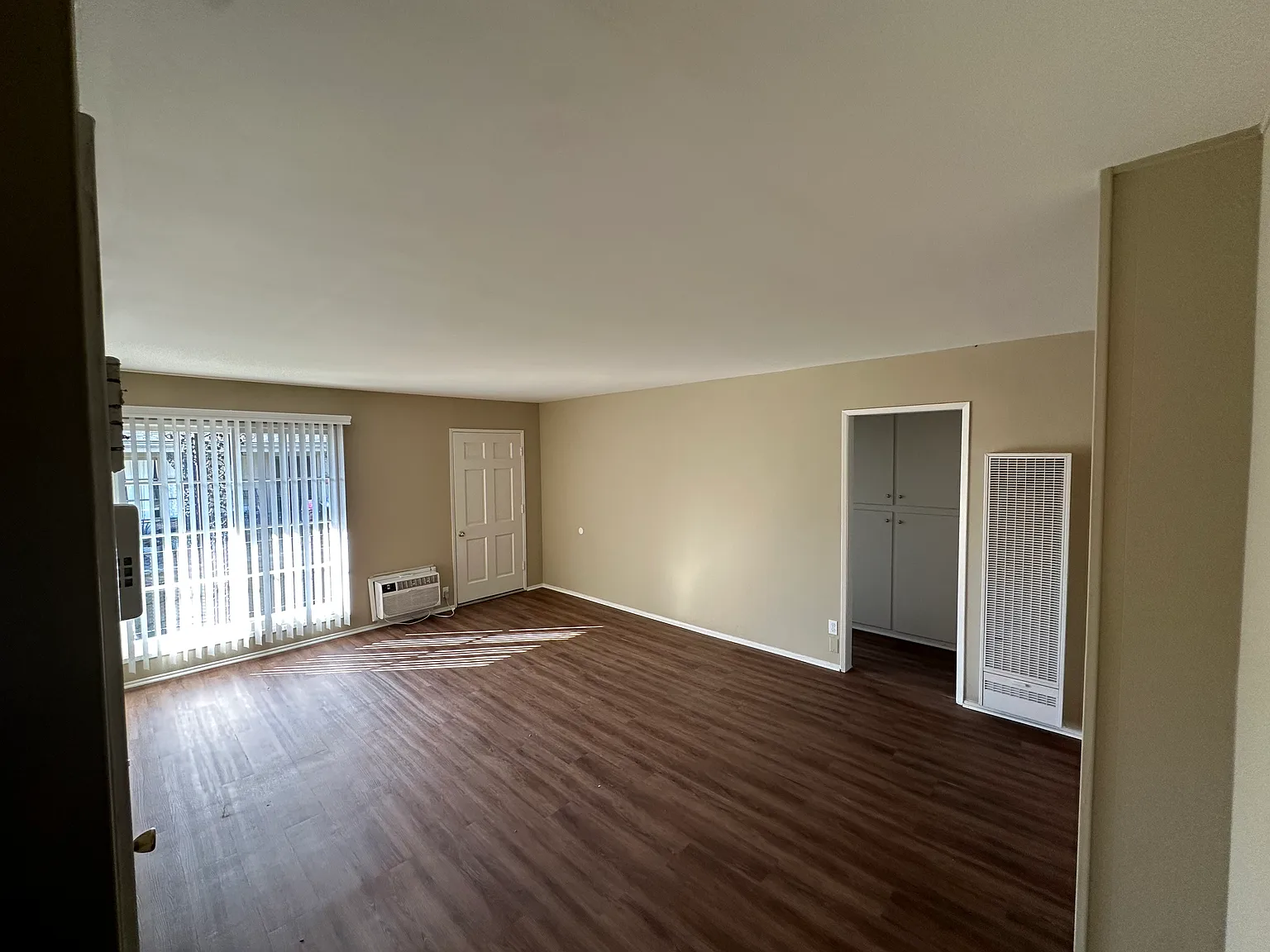 2 bed, 900 sqft, $2,600 — Photo 3