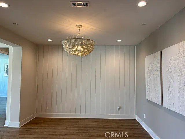 25074 Greythorne Dr — Photo 2