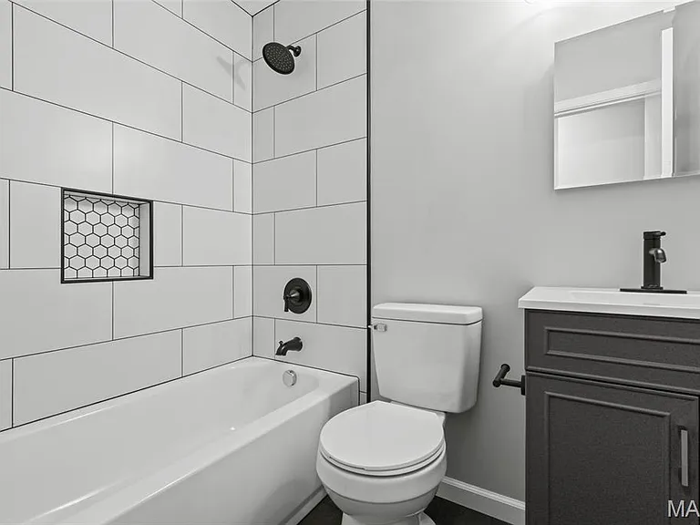 404 Spring Meadows Dr — Photo 23