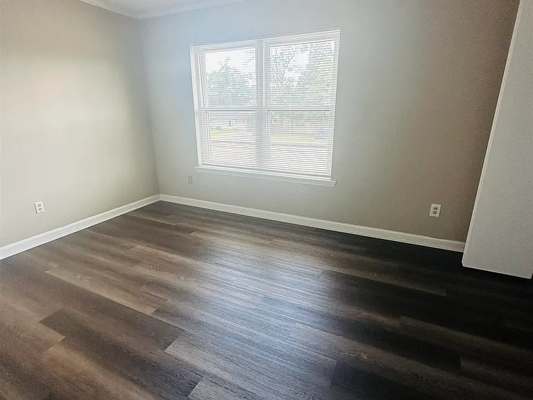 309 W Sallier St #D — Photo 5