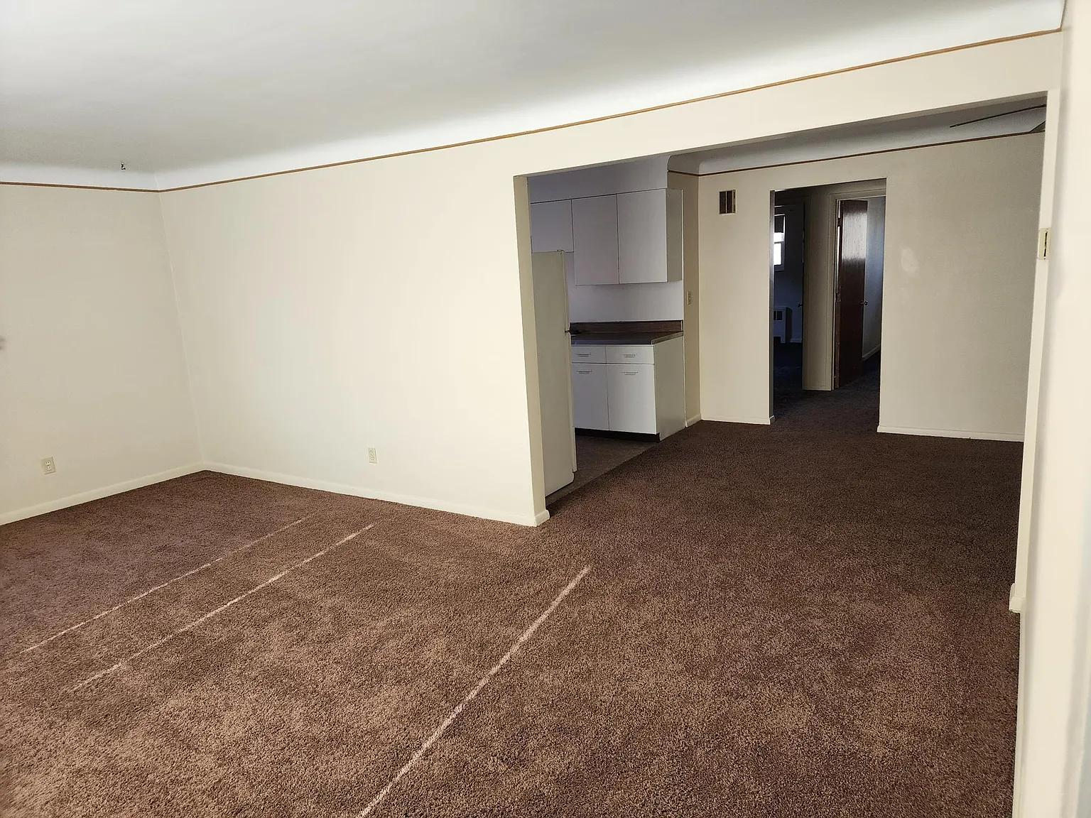2 bed, 1200 sqft, $1,300 — Photo 2