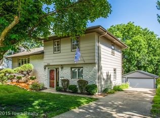 3901 Hillcrest Dr, Des Moines, IA 50310