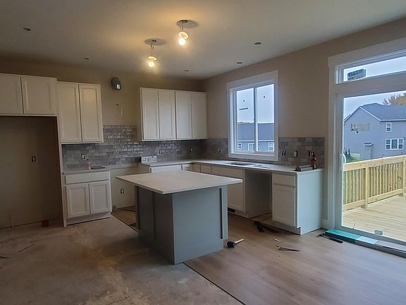 2nd image of 5924 Crossmoor St SE