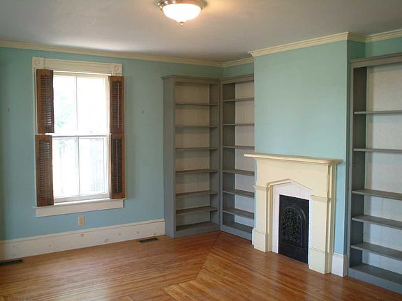 5th image of 8 Mulford Ave