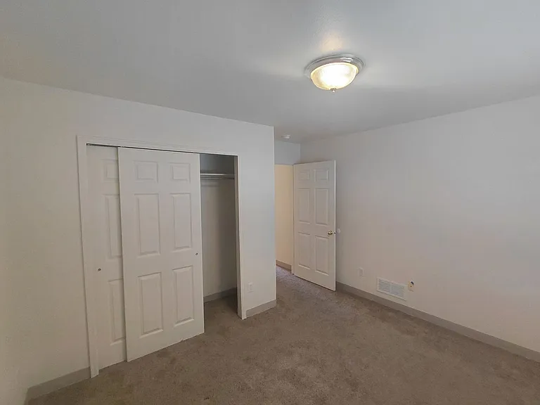 1700 N Reading Ave — Photo 11