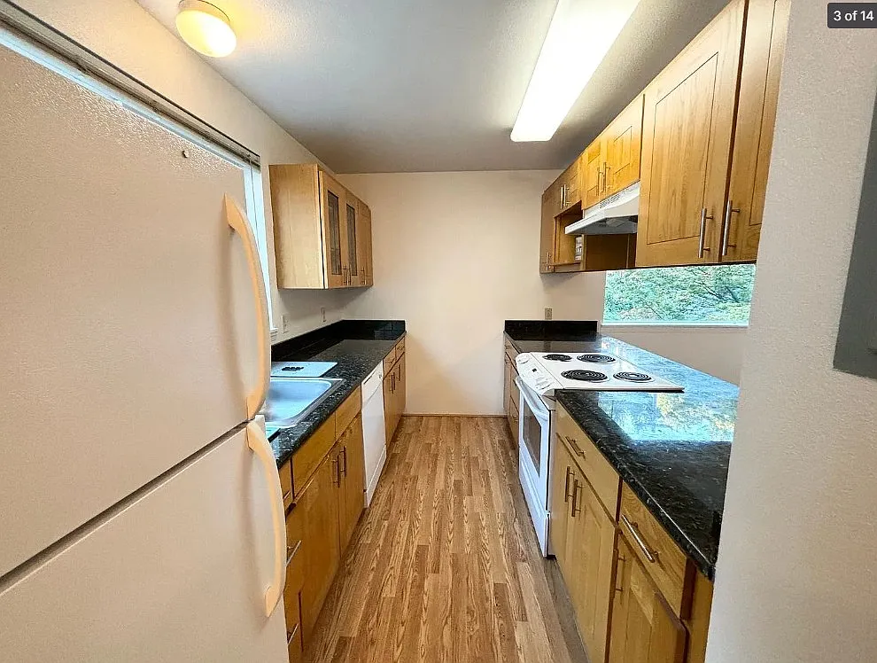 2 bed, 2.5 bath, 1100 sqft, $1,995 — Photo 4