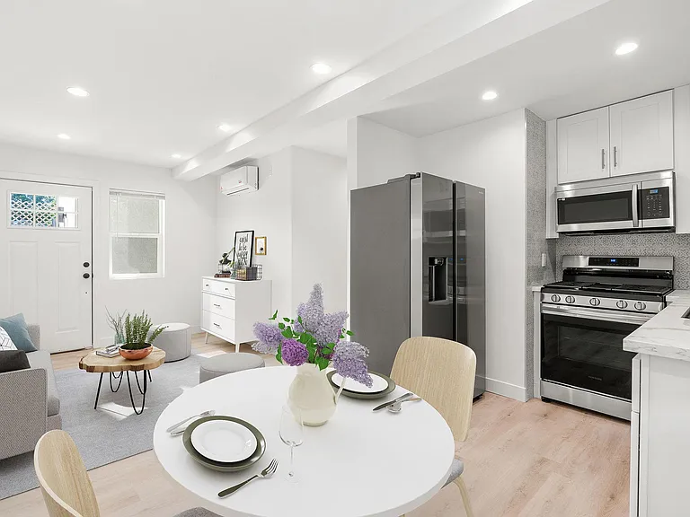11611 W Califa St #1/2 — Photo 2