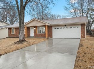 816 Kickshaw Dr, Saint Charles, MO 63304
