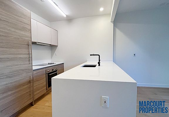 5th image of 79 Green St #2B