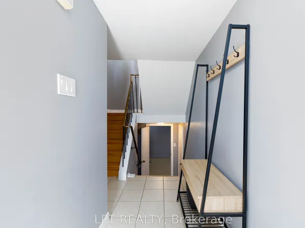 2315 Bromsgrove Rd #117, Mississauga, ON L5J 4A6