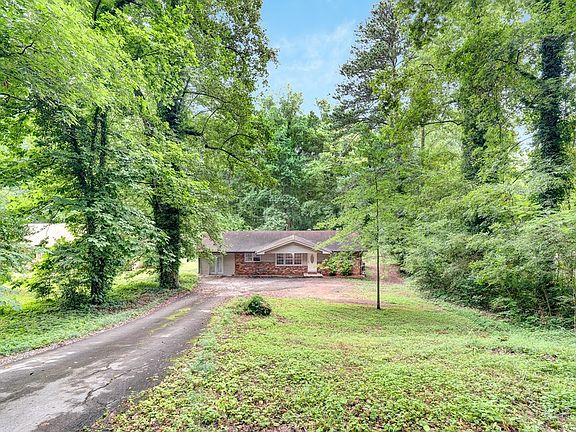 2nd image of 1122 Ridgeleigh Cir