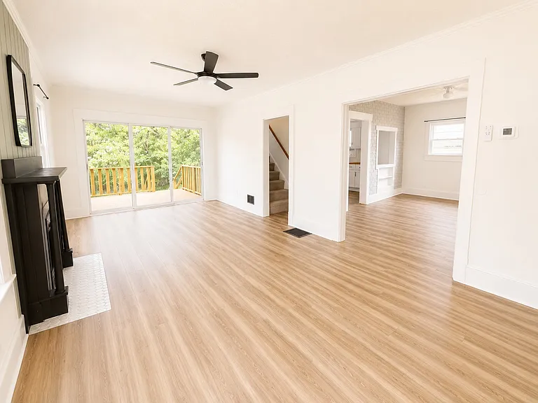 180 Marion St — Photo 6