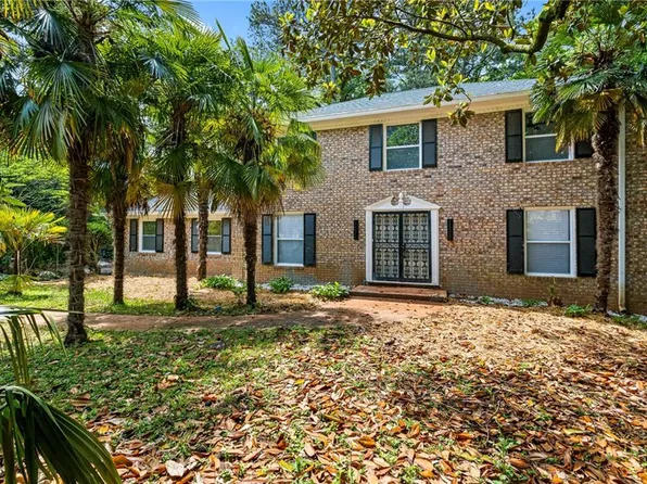 4247 Bingham Ct, Stone Mountain, GA 30083
