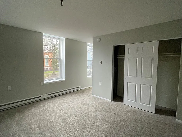 Skidmore Apartments — Photo 13