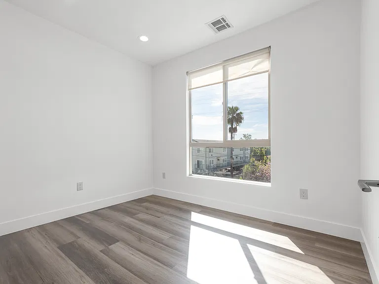 6006 N Klump Ave — Photo 26