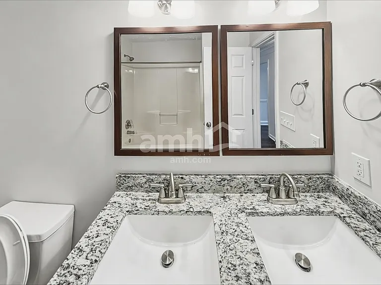 1772 N Oak Dr — Photo 15