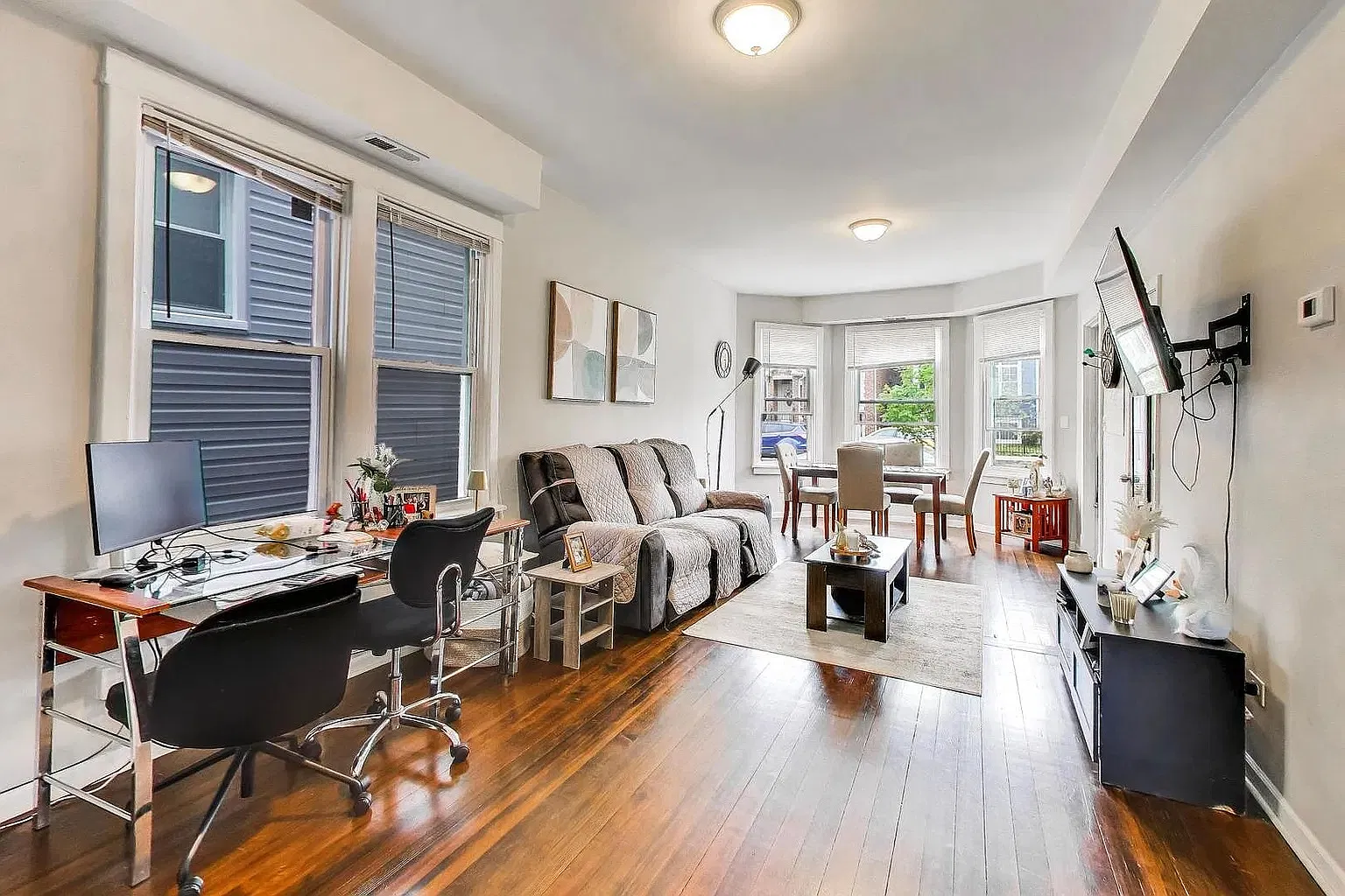 2 bed, 1100 sqft, $2,400 — Photo 3