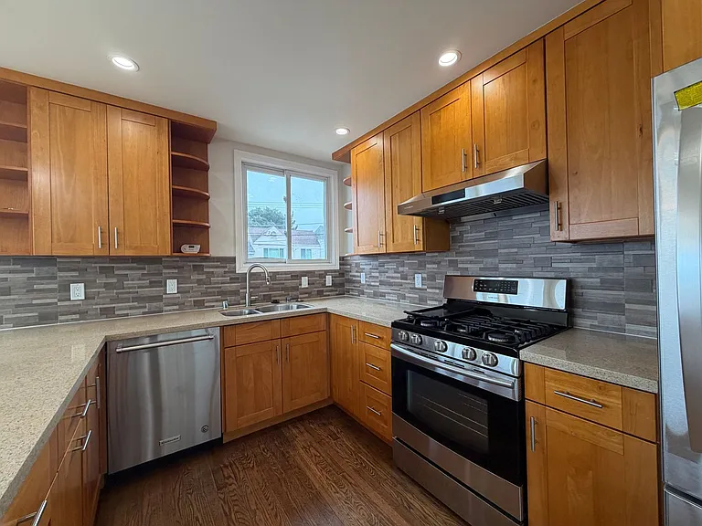 1603 Ortega St #1601 — Photo 4