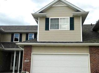 17562 Parker Plz, Omaha, NE 68118
