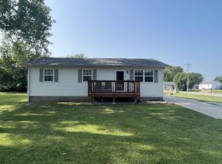 400 Illinois Ave, Wood River, IL 62095