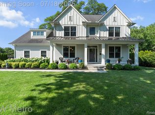 3591 Paddington Dr, Troy, MI