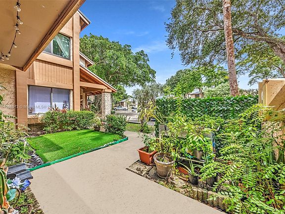 5th image of 207 Wimbledon Lake Dr #207
