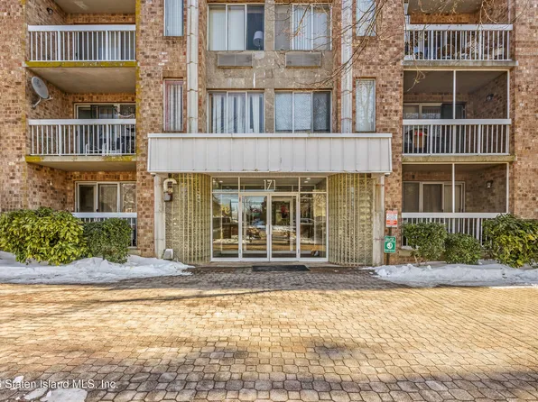171 Wellington Ct APT 3B, Staten Island, NY 10314