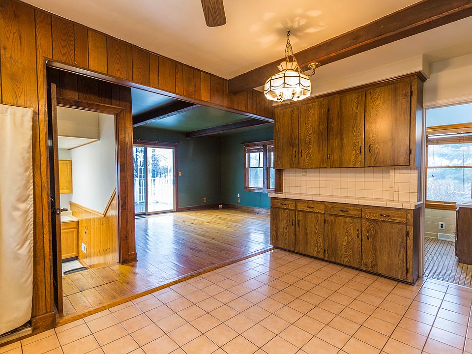 2nd image of 27265 Gilbert Dr