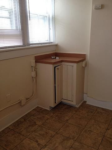 1st image of 427 Court St