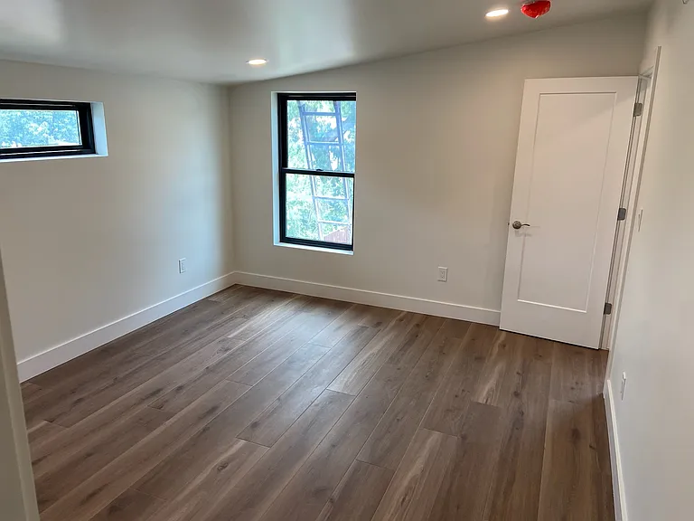 4208 1/2 S Fox St — Photo 10
